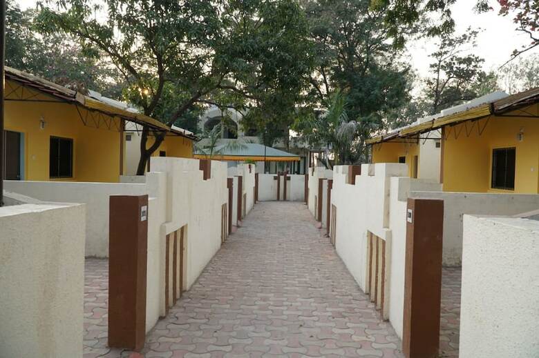 Apartamento Neel Kanth Motels & Hotel