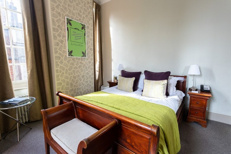 Chichester Harbour Hotel