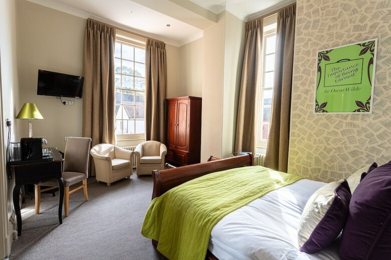 Chichester Harbour Hotel