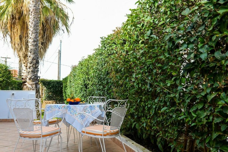 Apartamentos Patras Palm Tree