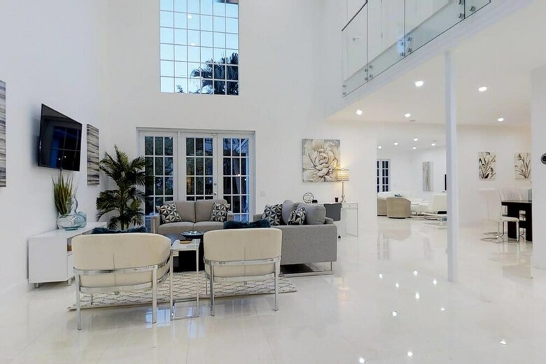 Beautiful Hollywood Beach 4b/r Home W/heated Pool