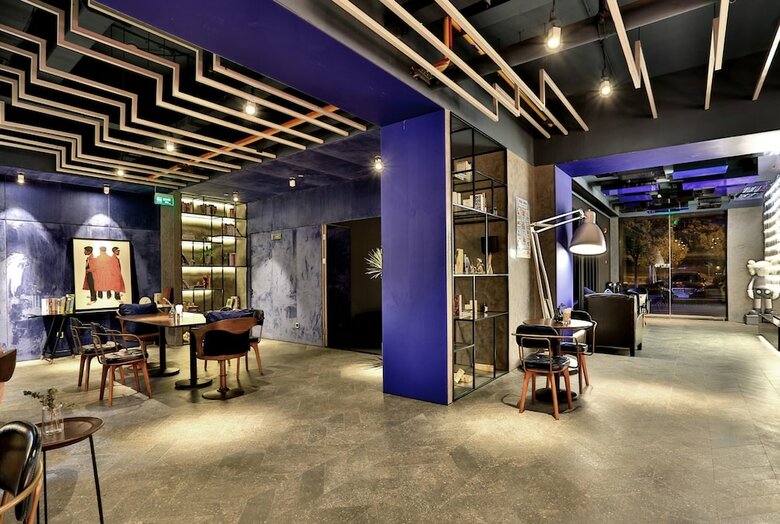 Hangzhou Vline Hotel