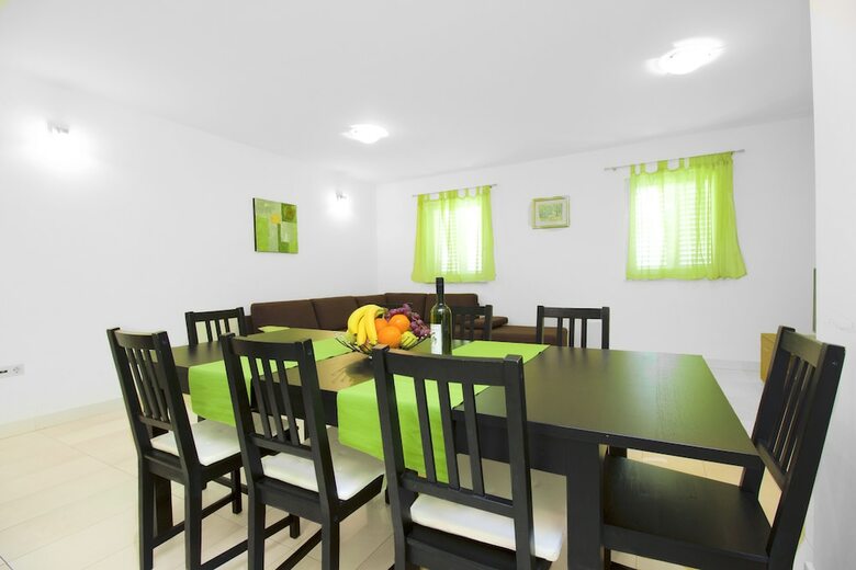 Apartments Gnjidi?