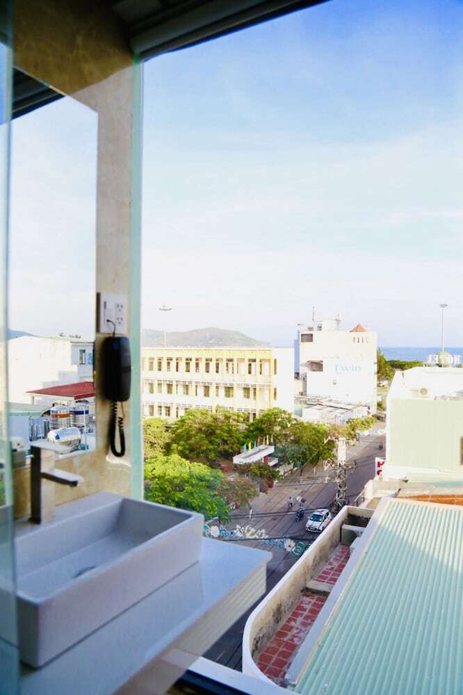 Mira Hotel