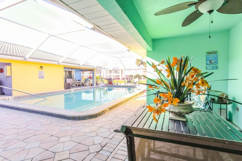 Seatuit Condominiums With Boat Slip