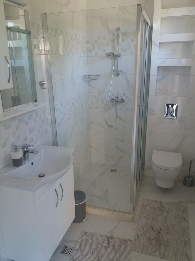 Hera Apartments