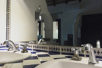 Hotel Costa Las Ballenas