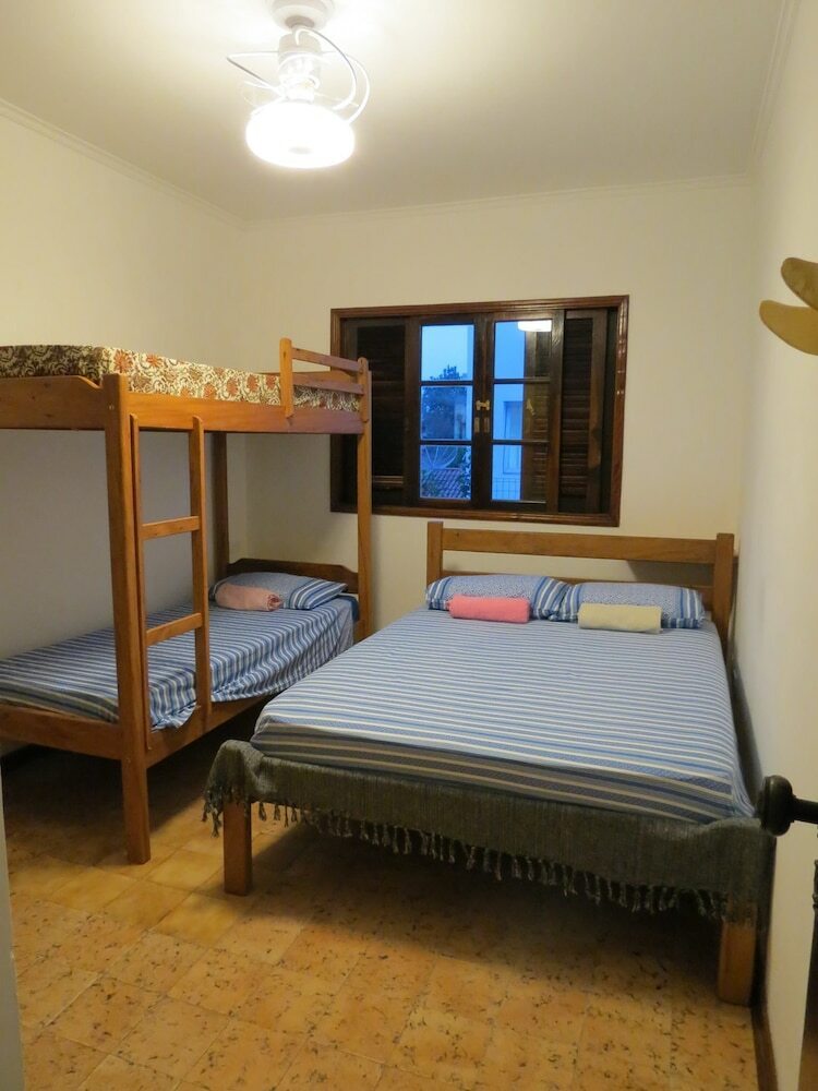 Hostal Bertioga Beach Hostel