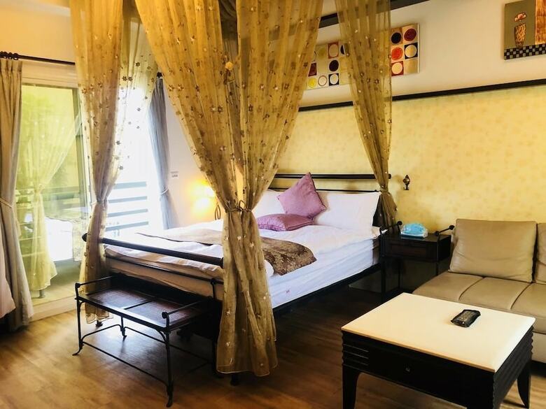 Bed & Breakfast Corner Love Homestay