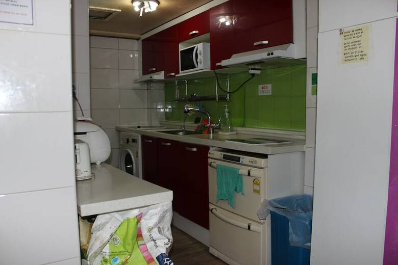 Hotel Living Castle Single Room