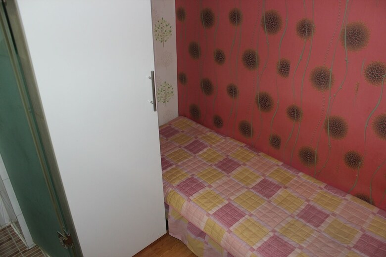 Hotel Living Castle Single Room