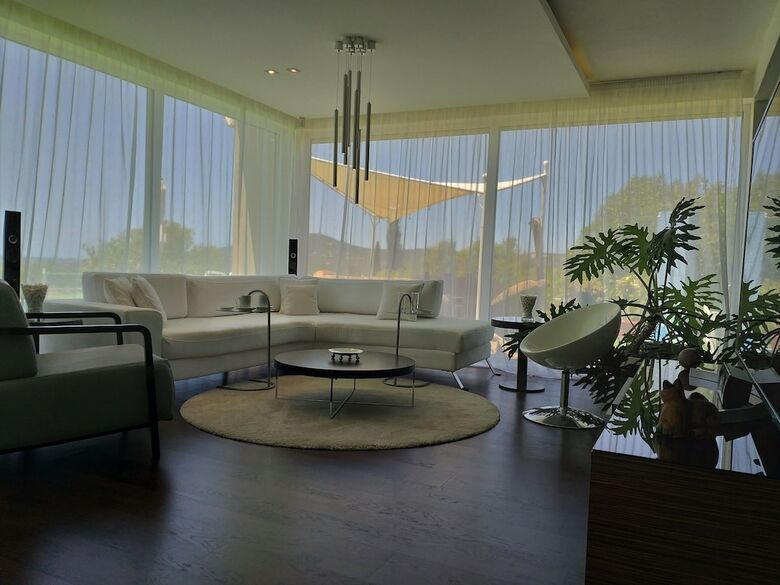 The Lake Villa Mountains & Sea View