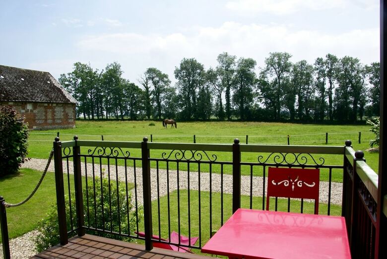 Cabana Roulottes Autour Du Puits