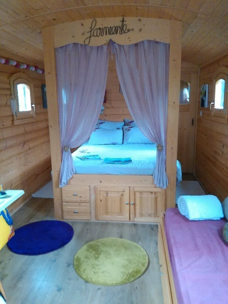 Cabana Roulottes Autour Du Puits