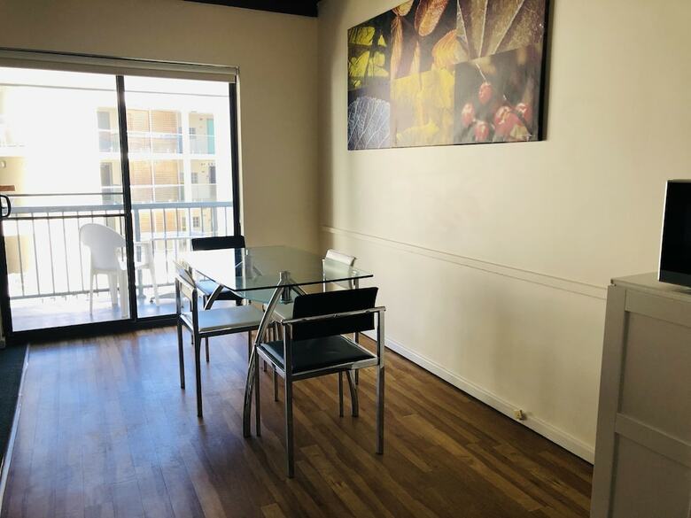 Apartamentos West Beach Lagoon 219 Sleeps 3!