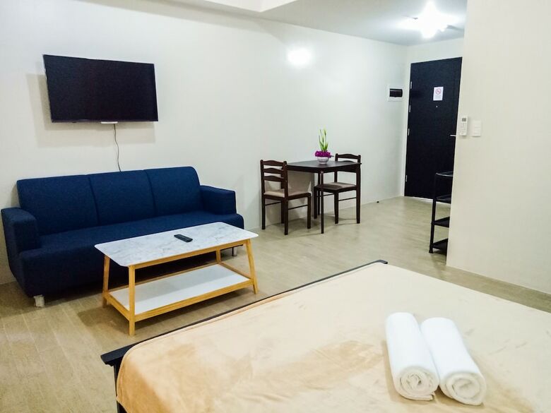 Airport T3 Newport Condotel