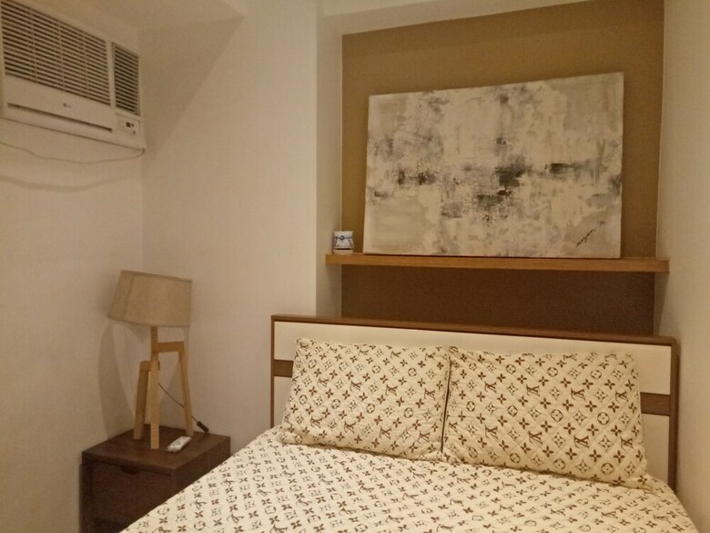 Airport T3 Newport Condotel