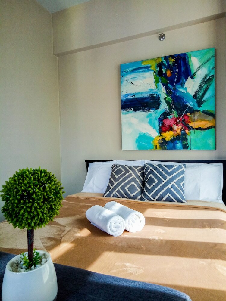 Airport T3 Newport Condotel