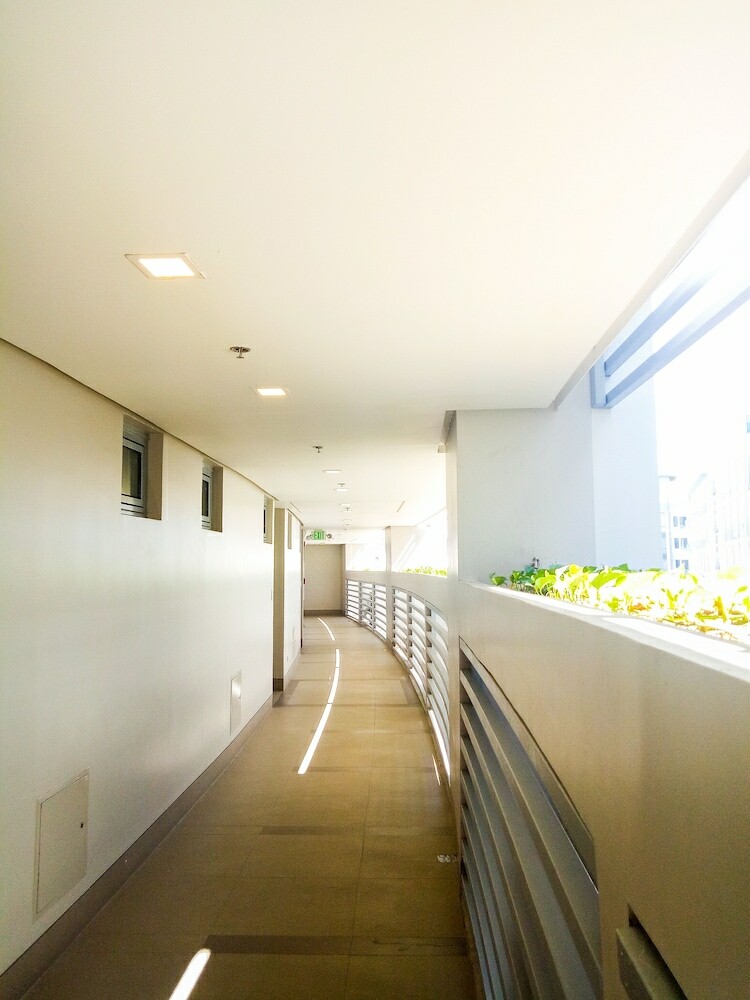 Airport T3 Newport Condotel