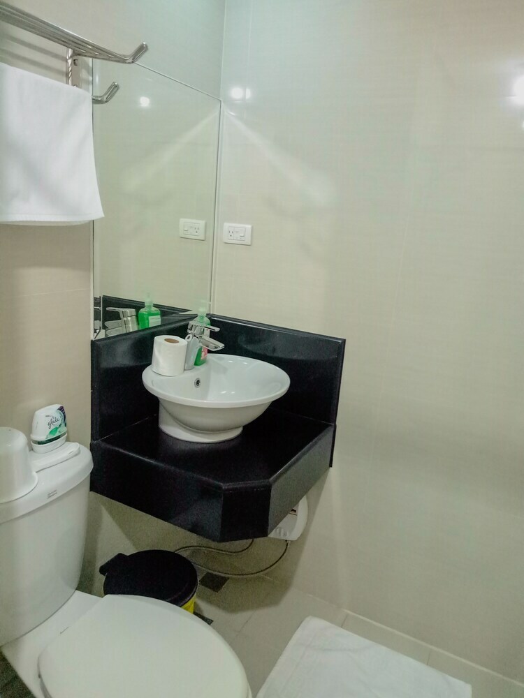 Airport T3 Newport Condotel