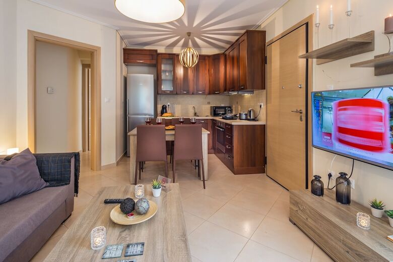 Scorpio Deluxe Apartment With Private Garden