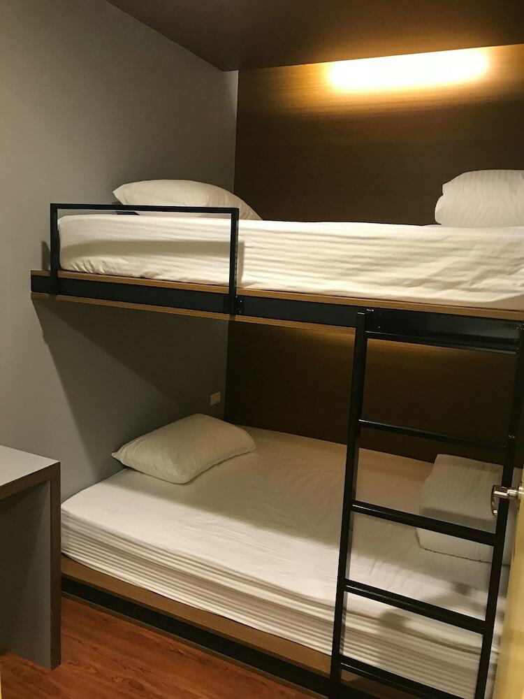 Hostal Flora Bnb