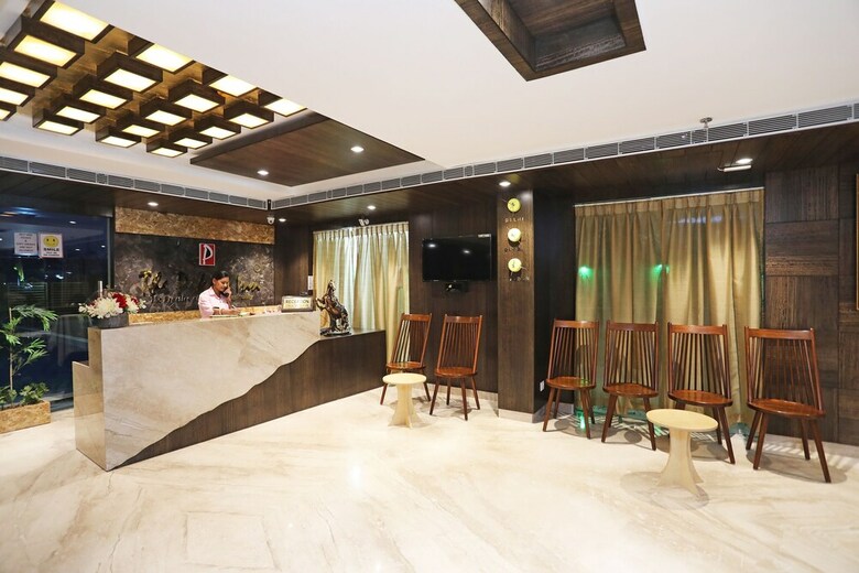 Hotel Oyo 28757 Pikus Inn