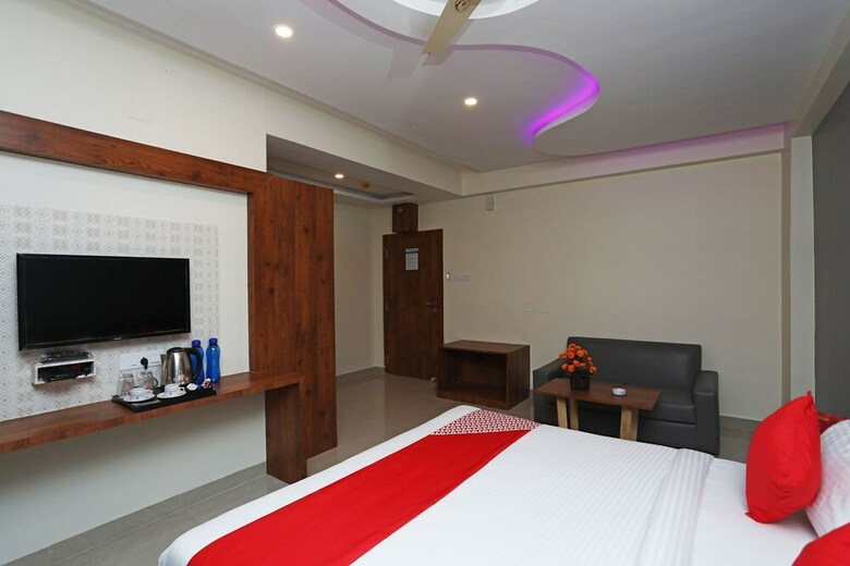 Hotel Oyo 28757 Pikus Inn