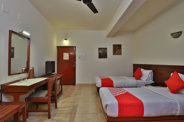 Oyo 24534 Hotel President