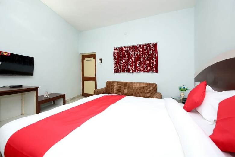 Hotel Oyo 26453 Raja