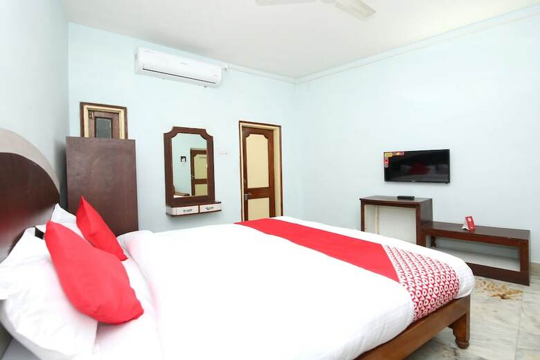 Hotel Oyo 26453 Raja