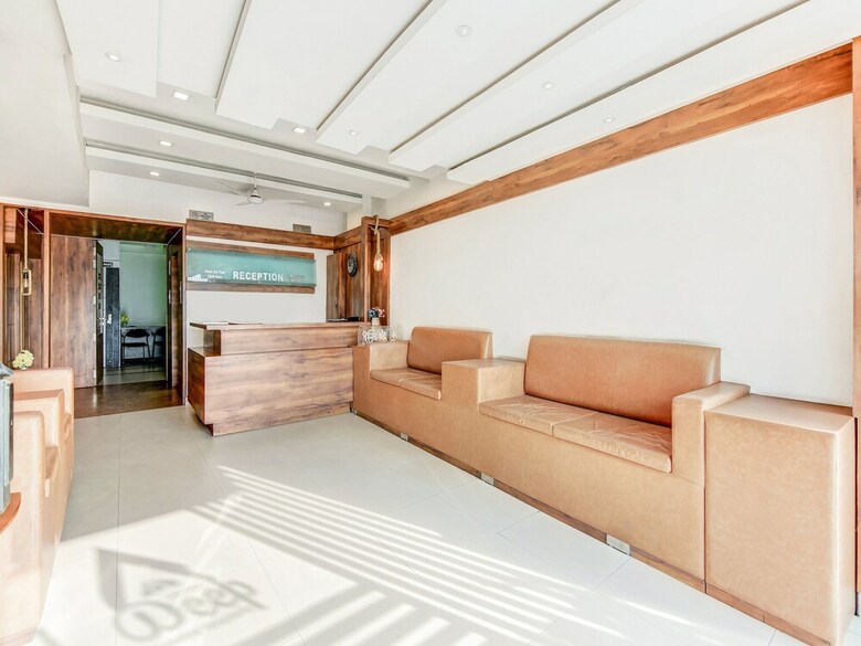 Oyo 27999 Hotel Deep