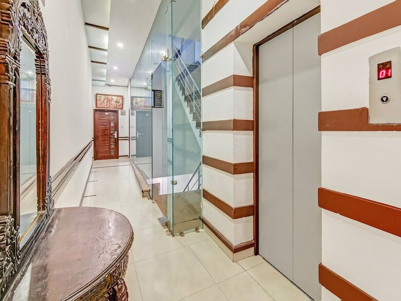 Oyo 27999 Hotel Deep