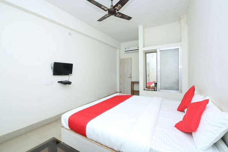 Hotel Oyo 25064 Chandrika