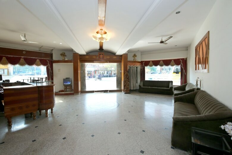 Hotel Oyo 25064 Chandrika