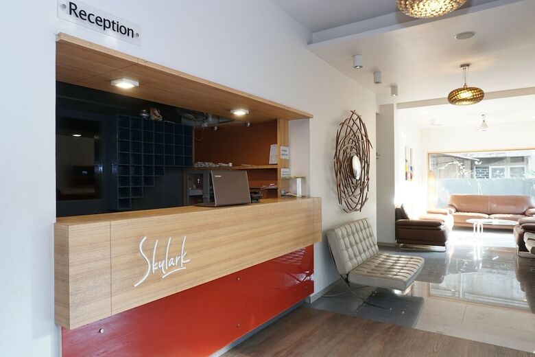 Capital O 28762 Skylark Business Hotel