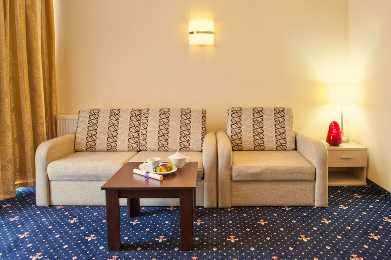 Manhattan Hotel & Restaurant