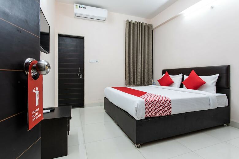 Oyo 27654 Hotel Grand Valley