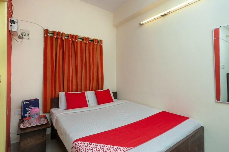 Hotel Oyo 26936 Adhithya Inn