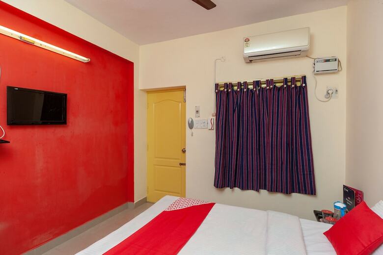 Hotel Oyo 26936 Adhithya Inn