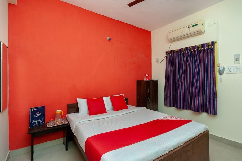 Hotel Oyo 26936 Adhithya Inn