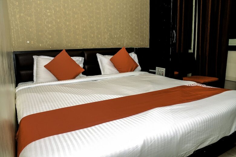 Oyo 23178 Hotel Raj Mandir
