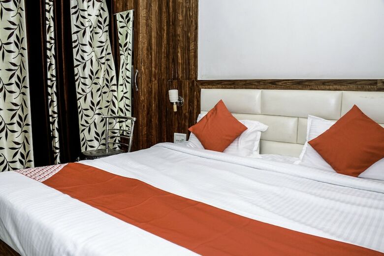 Oyo 23178 Hotel Raj Mandir