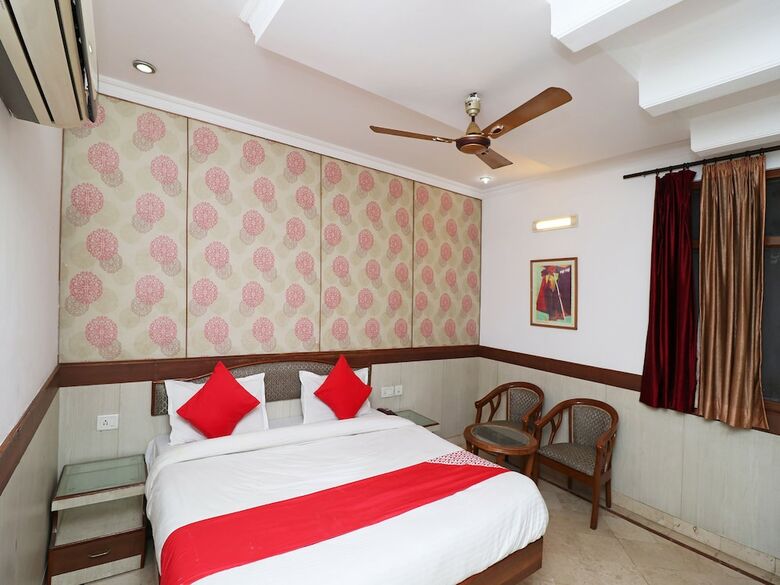 Oyo 29051 Hotel Solitaire & Restaurant
