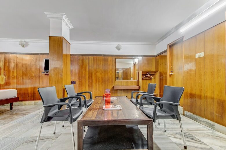 Hotel Oyo 19559 Pavithra Paradise