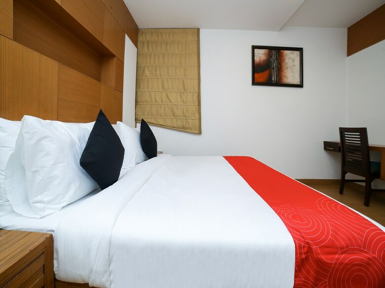 Hotel Edition O 30074 Tushar Elegant