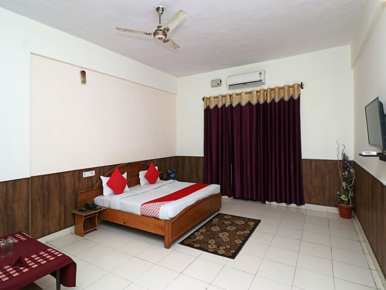 Oyo 24489 Hotel Greenwood