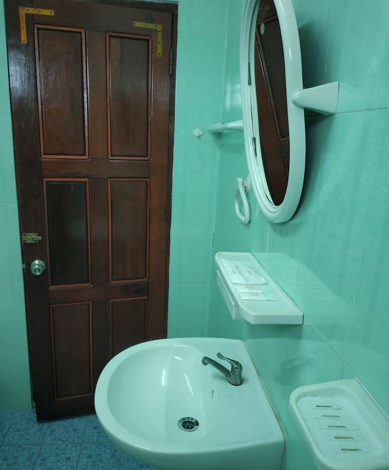 Hotel Baaris Residency & Apartment