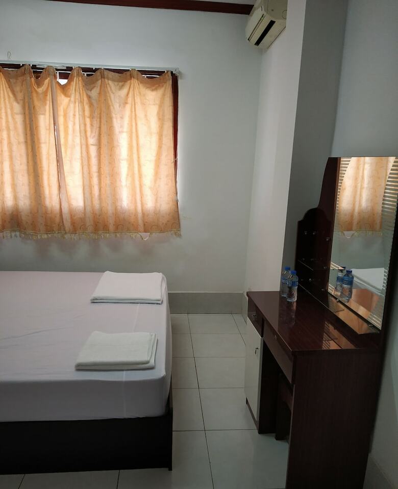 Hotel Baaris Residency & Apartment
