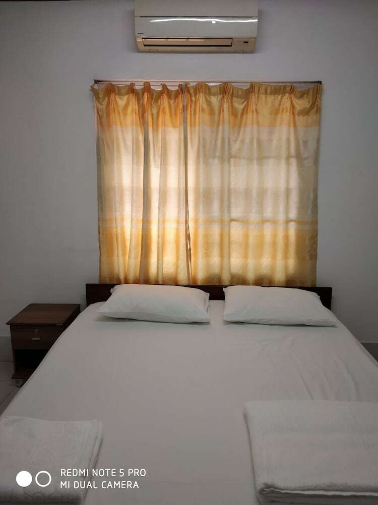 Hotel Baaris Residency & Apartment
